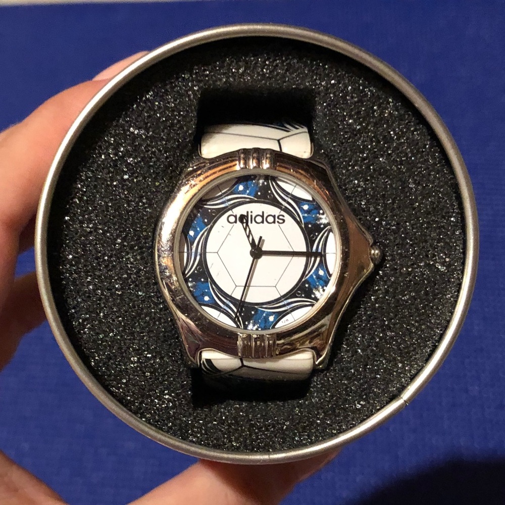 Adidas watch - Picture 2 of 7